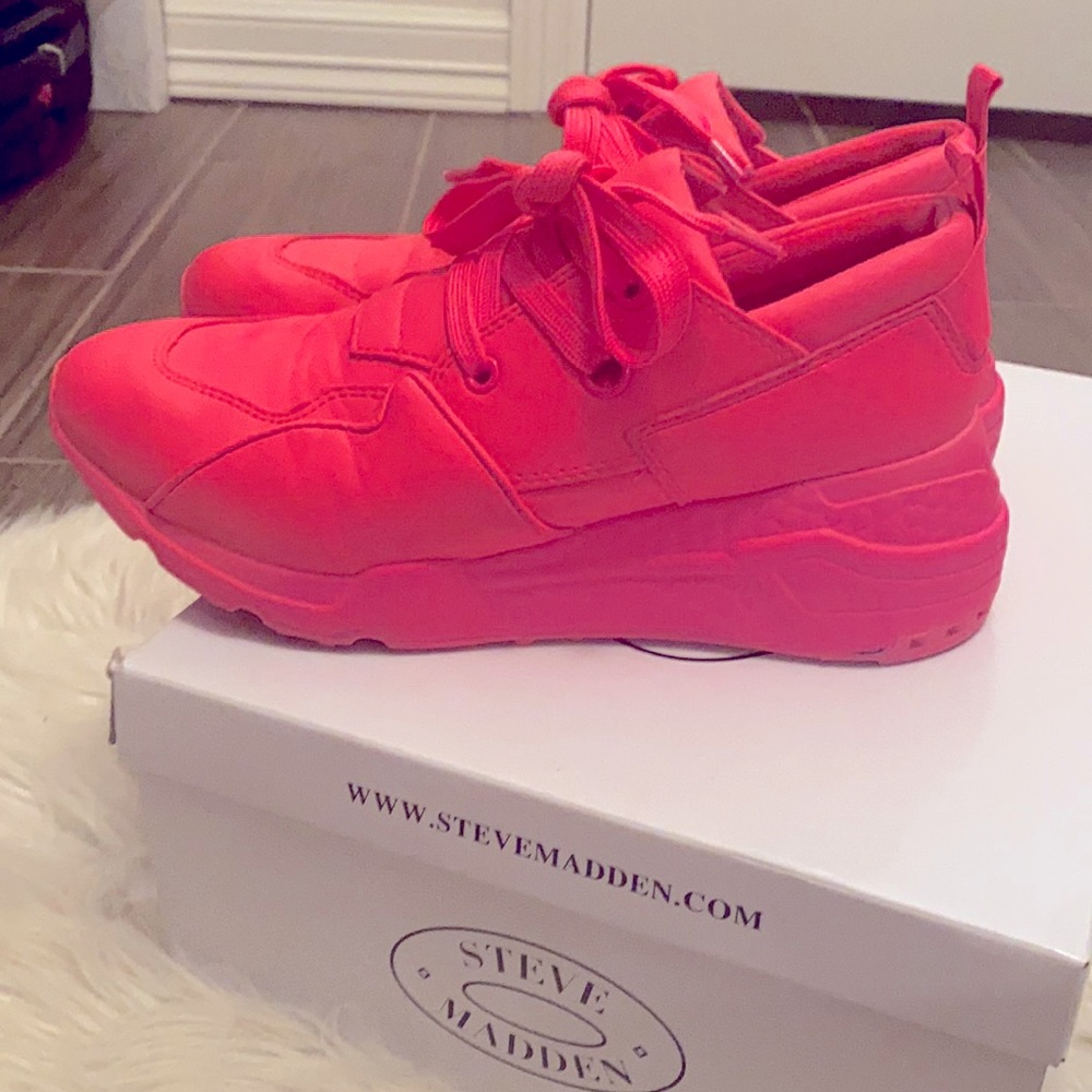Steve Madden Hot Pink Cliff Sneakers
